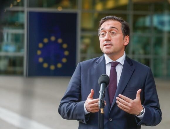 El Gobierno vincula ahora a Argelia con Rusia y distrae la atención sobre el foco de la crisis: el Sáhara | Público