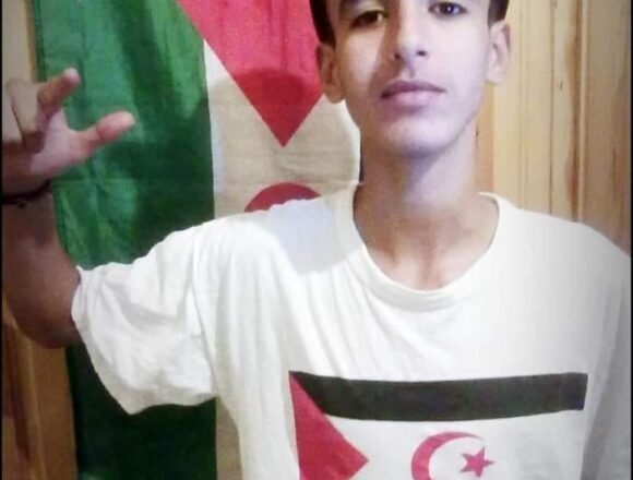 65161084_2805567976126272_4411770606651965440_n Confirmada por sus amigos la muerte en una patera del cantante de rap saharaui en los territorios ocupados Said (Flitoox). Descansa en Paz