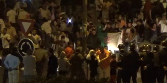 Miles de saharauis salen a las calles para celebrar la victoria de Argelia | POR UN SAHARA LIBRE .org – PUSL