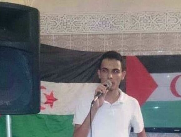 España devuelve a un activista saharaui que llegó en patera y Marruecos lo encarcela. Por Sonia Moreno en Elespañol.