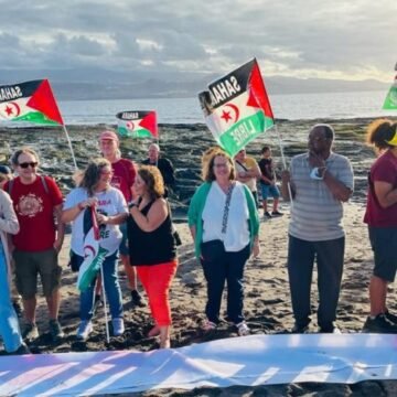 GRAN PANCARTA POR UN SÁHARA LIBRE EN EL CONFITAL – رابطة الصحفيين و الكتاب الصحراويين بأوروبا