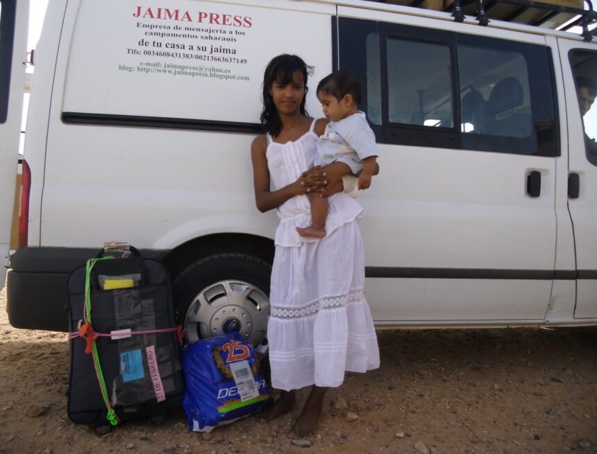 Tras 22 días bloqueados en un puerto argelino, las seis furgonetas saharauis de mensajería, ya están autorizadas para viajar a los campamentos saharauis