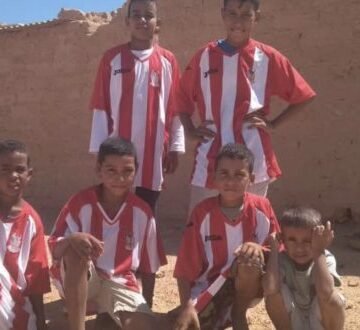 Las camisetas de la UD Puçol llegan al Sahara – “En los campos de fútbol siempre hay material que no se gasta y allí hace falta. Balones, botas de todas las edades…” | Golsmedia