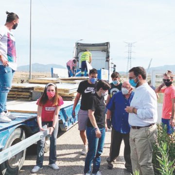 El Ayuntamiento de Lorca entrega tres casas prefabricadas que serán centros de salud y escuelas para los campos de refugiados de Tinduf – La Actualidad