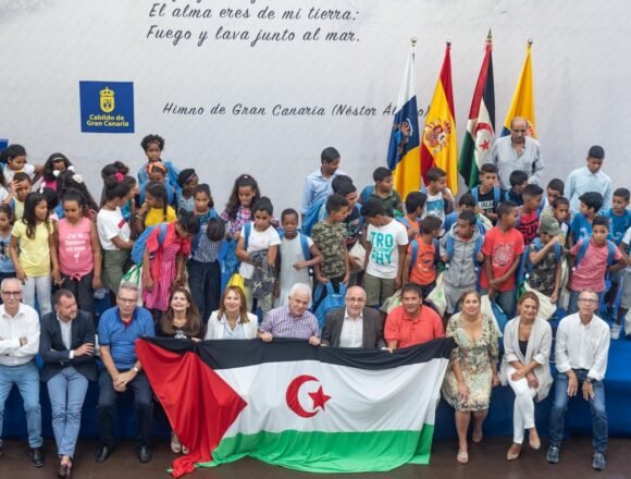 Presidente del Cabildo de Gran Canaria, Antonio Morales, recibe a los niños y niñas saharauis | Sahara Press Service