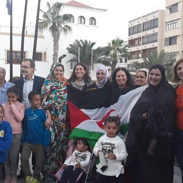 En Fuerteventura Izada la bandera saharaui en el exterior del Cabildo por el 43 aniversario de la proclamación de la República Árabe Saharaui Democrática