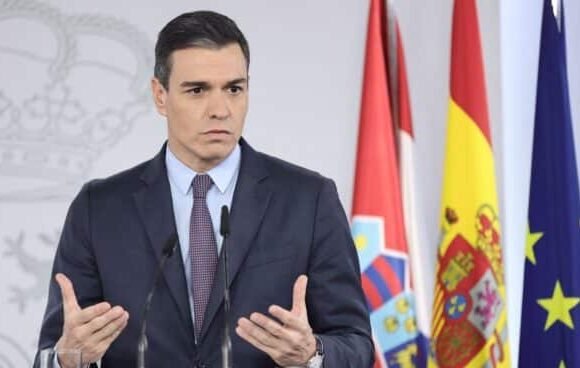 Ante los sucesos acaecidos en la Valla de Melilla, Sánchez presume de un asalto «bien resuelto» y acusa a la mafia