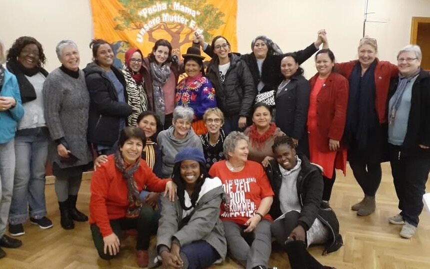 El rol de la mujere saharaui en la lucha de liberación, título de una conferencia en la Cuarta Reunión del Consejo de la Organización Internacional de Mujeres