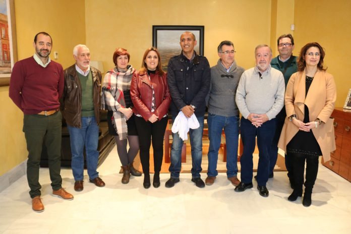 El delegado del Frente Polisario en Andalucía visita el Ayuntamiento de El Viso | La voz de El Viso
