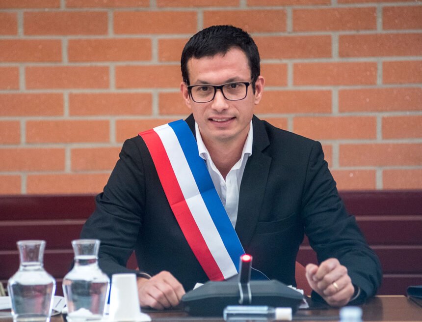 Un alcalde francés denuncia amenazas, intimidaciones y coacciones dentro de las instituciones francesas por su apoyo al pueblo saharaui