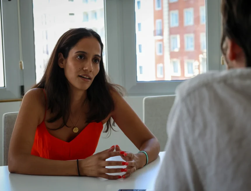 RANMWTRZ2ZEV3PZFCEYH2NHDYA Tesh Sidi, a las puertas de la historia y ser la primera diputada saharaui: “El rey de Marruecos es un dictador chantajista que somete a España” – Infobae