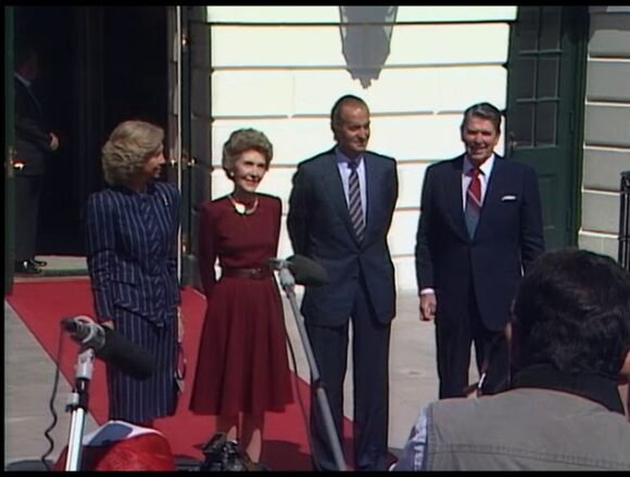 Estados Unidos pasó factura al rey Juan Carlos y «se firmó un pacto secreto por el que Juan Carlos de Borbón entregaría el Sáhara a Marruecos a cambio del total apoyo político de los Estados Unidos a su Jefatura de Estado» – Diario16