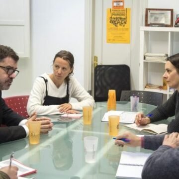 El diputado de Cooperación Internacional recibe diferentes proyectos de ONGs con sede en València | Valencia Extra