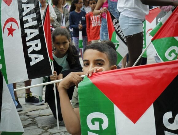 S15L8038 La Voz de Galicia – La policía marroquí expulsa del Sáhara Occidental a una gallega