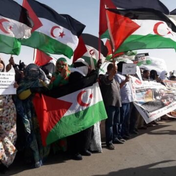 El saharaui, un pueblo pacífico que lleva 45 años aguantando masacres y agresiones y esperando un referéndum que no llega – arainfo.org