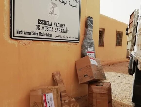 Los instrumentos musicales recopilados por Octubre ya están en Tinduf | El Faradio | Periodismo que cuenta