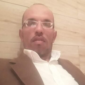 La policía de ocupación marroquí en la ciudad ocupada de La Playa cercana a El Aaiun arresta al activista en medios de comunicación Yahdih Al-Sabi – Algaragarat ES