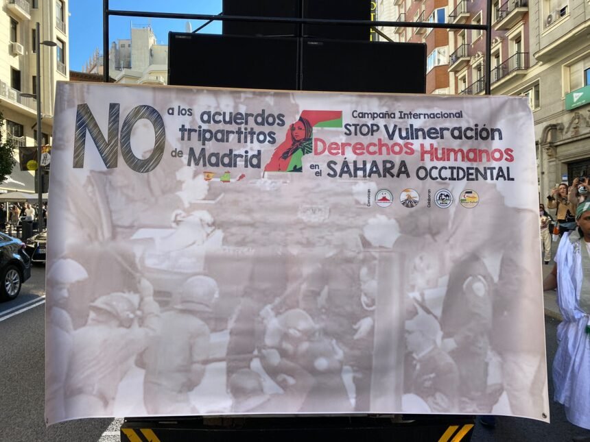 Miles de saharauis se manifiestan en Madrid para exigir la puesta en marcha del proceso de descolonización de su territorio –  #PorElSaharaAMadrid