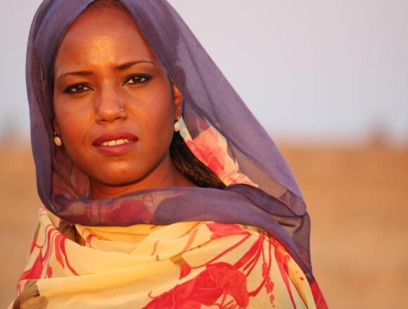 Sous la pression, l’Institut du monde arabe déprogramme une chanteuse sahraouie – RFI