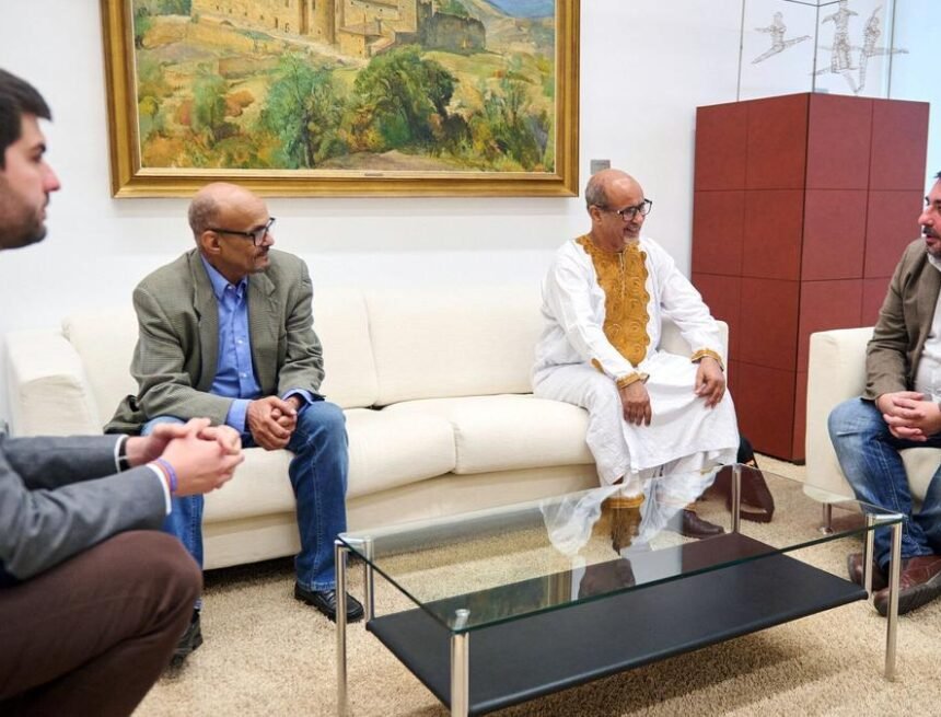 Presidente de la Media Luna Roja saharaui agradece «el apoyo que el Parlamento de Navarra brinda a la causa saharaui, especialmente a los refugiados”