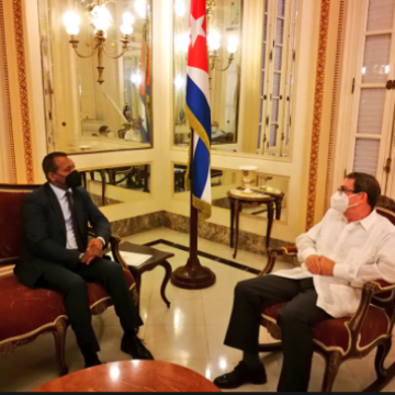 Canciller de Cuba recibe a representante del Sahara Occidental