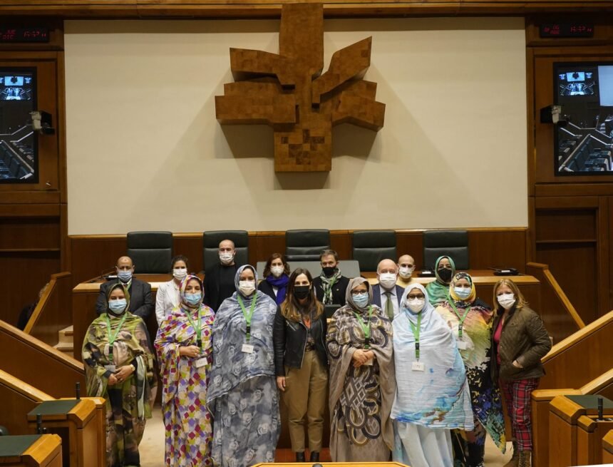 delegacion_saharaui__0-scaled Amplia delegación saharaui se reúne con la presidenta del Parlamento Vasco y el Integrupo por el Sahara Occidental | Sahara Press Service