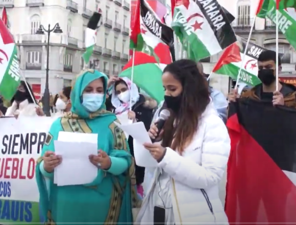 derfrtg Manifestación en la Plaza del Sol (Madrid) para exigir justicia para el pueblo saharaui – por Rasd-tv En Español – Tv saharaui- vía Rasd-tv En Español
