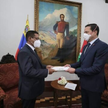 El embajador saharaui presenta sus copias de estilo de las Cartas Credenciales al Ministro de Exteriores de Venezuela | Sahara Press Service