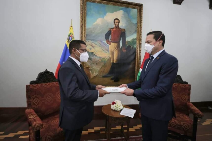 El embajador saharaui presenta sus copias de estilo de las Cartas Credenciales al Ministro de Exteriores de Venezuela | Sahara Press Service