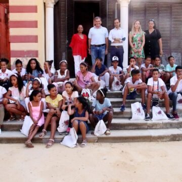 El Gobierno local recibe un año más a los niños saharauis · Sanlúcar · Andalucía Información