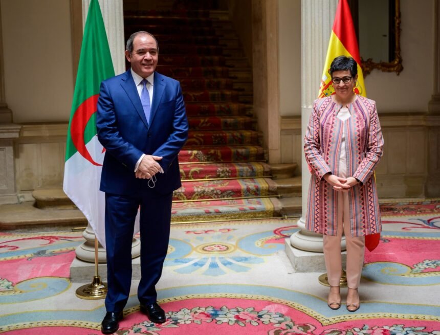 Ministro de Exteriores de Argelia recuerda desde Madrid que “la única solución en el Sahara Occidental es la que decida el pueblo saharaui”