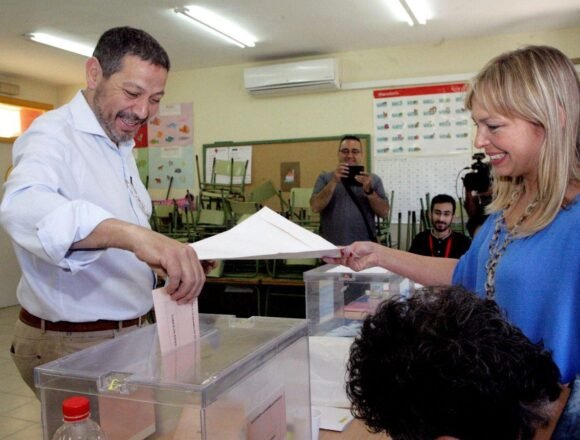 f.elconfidencial.com_original_8fc_de8_dc9_8fcde8dc91f81bfbe6d35ef0cf02aa41 Policía, Guardia Civil y CNI investigan la implicación de Marruecos en la trama de votos de Melilla – El Confidencial (Artículo solo para suscriptores)