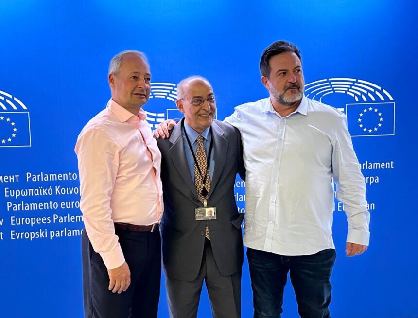 Manu Pineda, Eurodiputado de IU, recibe al nuevo Delegado saharaui en Europa | Sahara Press Service