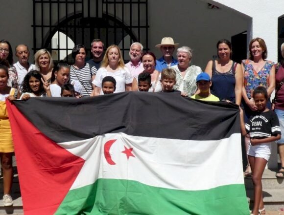 El Ayuntamiento recibe a los menores saharauis que pasan el verano en Altea con familias de acogida
