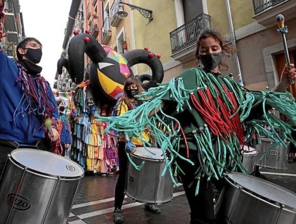 Una gran kalejira de migrantes por Pamplona – Diario de Noticias de Navarra