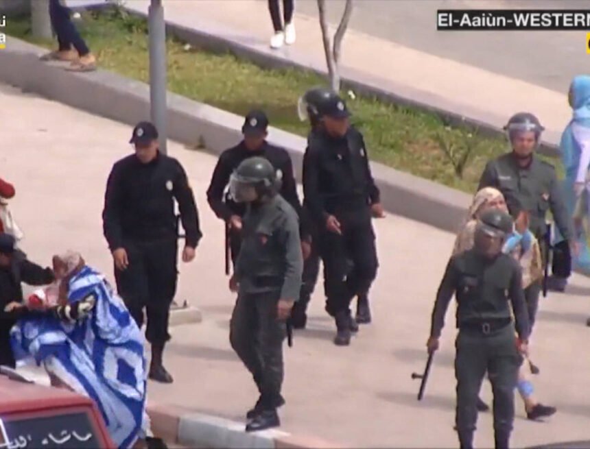 h12-western-sahara-repression Autoridades marroquíes atacan a activistas del Sahara Occidental antes del voto de la ONU | Democracy Now!