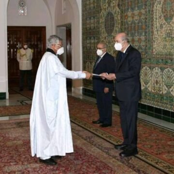 Abdelkader Taleb Omar presenta sus cartas credenciales como Embajador Extraordinario y Plenipotenciario de la RASD ante Argelia | Sahara Press Service