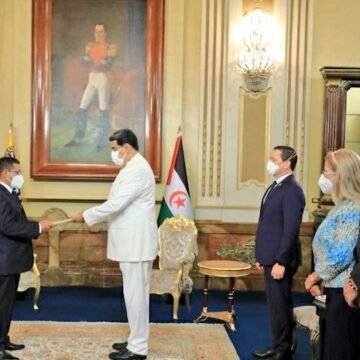 Presidente de Venezuela recibe Cartas Credenciales del embajador de la República Saharaui (Video) | Sahara Press Service