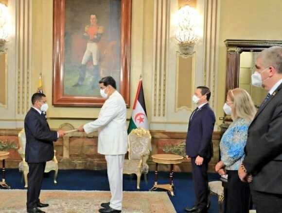Presidente de Venezuela recibe Cartas Credenciales del embajador de la República Saharaui (Video) | Sahara Press Service