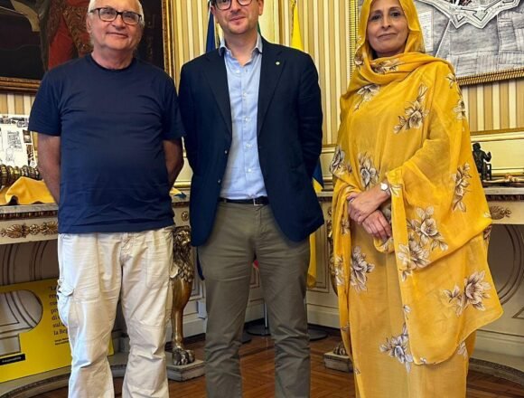 italia1 El Alcalde del Municipio italiano de Parma recibe a la Representante del Frente Polisario en Italia | Sahara Press Service