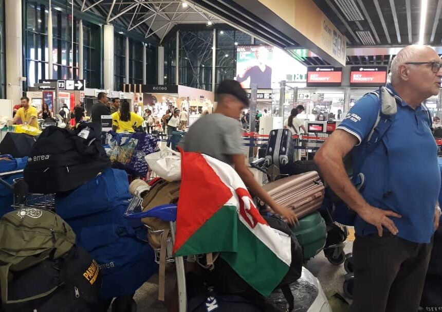 El Movimiento de Solidaridad Italiano se despide de los pequeños embajadores de la paz saharauis en el Aeropuerto Internacional de Roma | Sahara Press Service