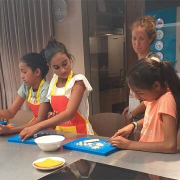 Vacaciones en Paz – Taller de repostería en La Zarola – Um Draiga