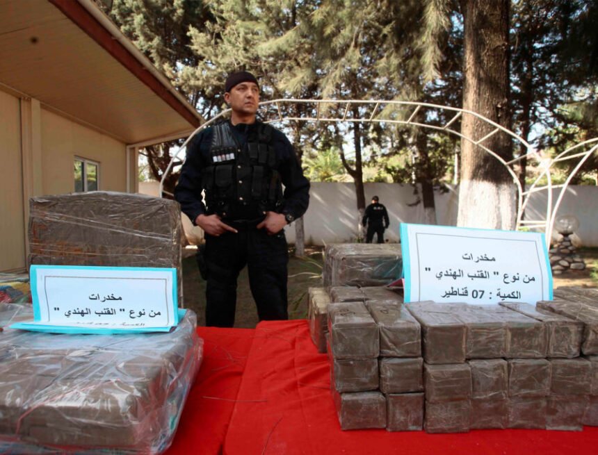 El Ejército argelino intercepta 1.400 kilos de cannabis y 31 narcotraficantes con vínculos terroristas procedentes de Marruecos