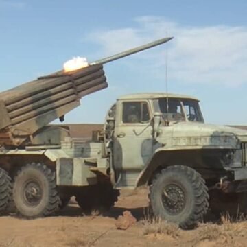 GUERRA EN EL SAHARA | Parte de guerra nº 471 – Nuevos ataques de la Artillería saharaui a posiciones defensivas de las fuerzas enemigas en Mahbes | Sahara Press Service