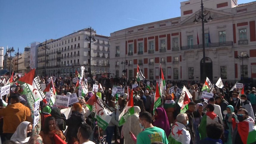 Las calles de Madrid se desbordan para denunciar los 46 años de los ilegales Acuerdos Tripartitos | Sahara Press Service