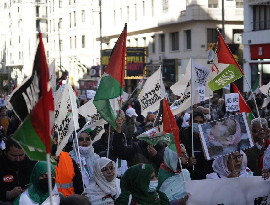 manifestacion_por_el_pueblo_saharaui__1-scaled Manifestación en España para condenar los ilegales “Acuerdos Tripartitos de Madrid” (Manifiesto) | Sahara Press Service
