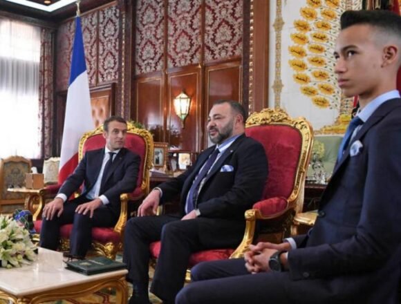 Mohamed VI prolonga sus vacaciones en Francia pese a la mala relación que mantiene con Macron