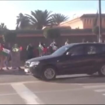 Moroccan occupation forces intervene against Saharawi demonstrators in the occupied capital Aaiun | Sahara Press Service