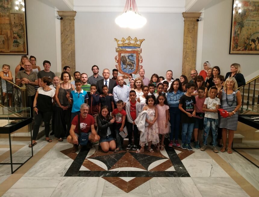 pamlona_saharauis Pequeños embajadores saharauis son recibidos por el alcalde de Pamplona, Enrique Maya | Sahara Press Service