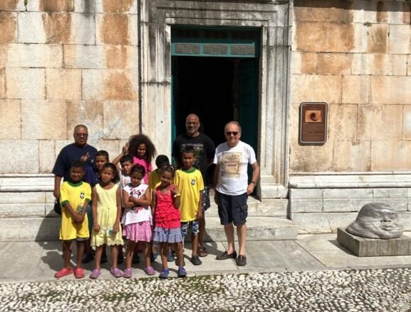 parroquia1 Intenso programa veraniego para los pequeños embajadores saharauis en Marina di Massa, Puglia en Italia | Sahara Press Service